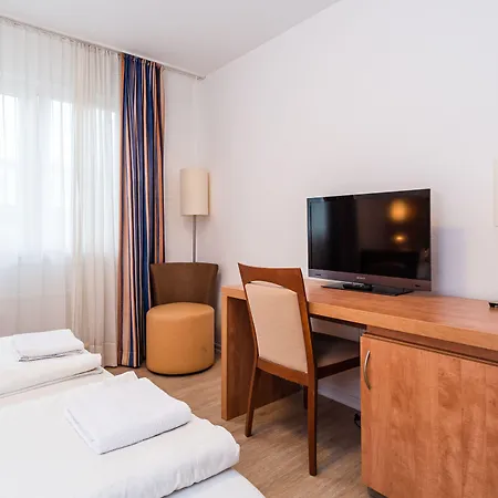 G&L Hotel Dortmund-3